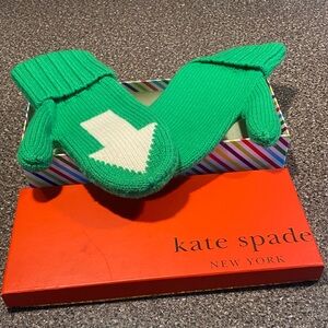 NWOT Kate Spade Vibrant Green Mittens with White Arrow